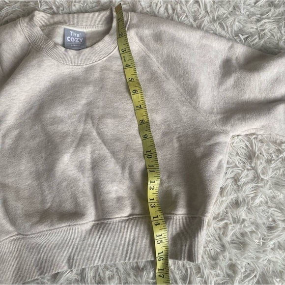 Aritzia TNA Cozy Fleece Perfect Shrunken Sweatshirt - Picture 4 of 6